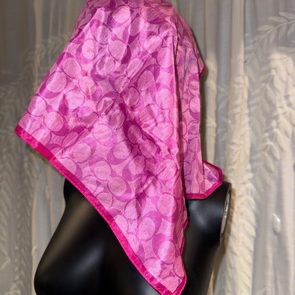 Coach Pink Mini Signature Scarf – Never Worn - Picture 8 of 10